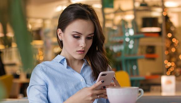 Marcas de smartphones apuntan a mejorar atributos ante caída de ventas
