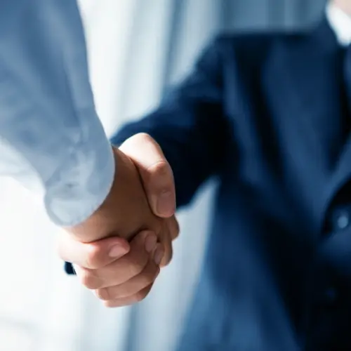 Asesoría en marketing tecnológico y análisis de bases de datos comerciales para negocios B2B.